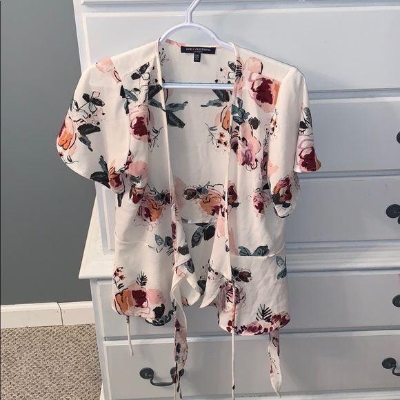 Flower blouse - Picture 3 of 4